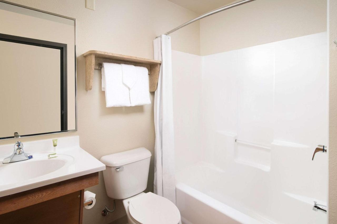 Woodspring Suites Килин Экстерьер фото