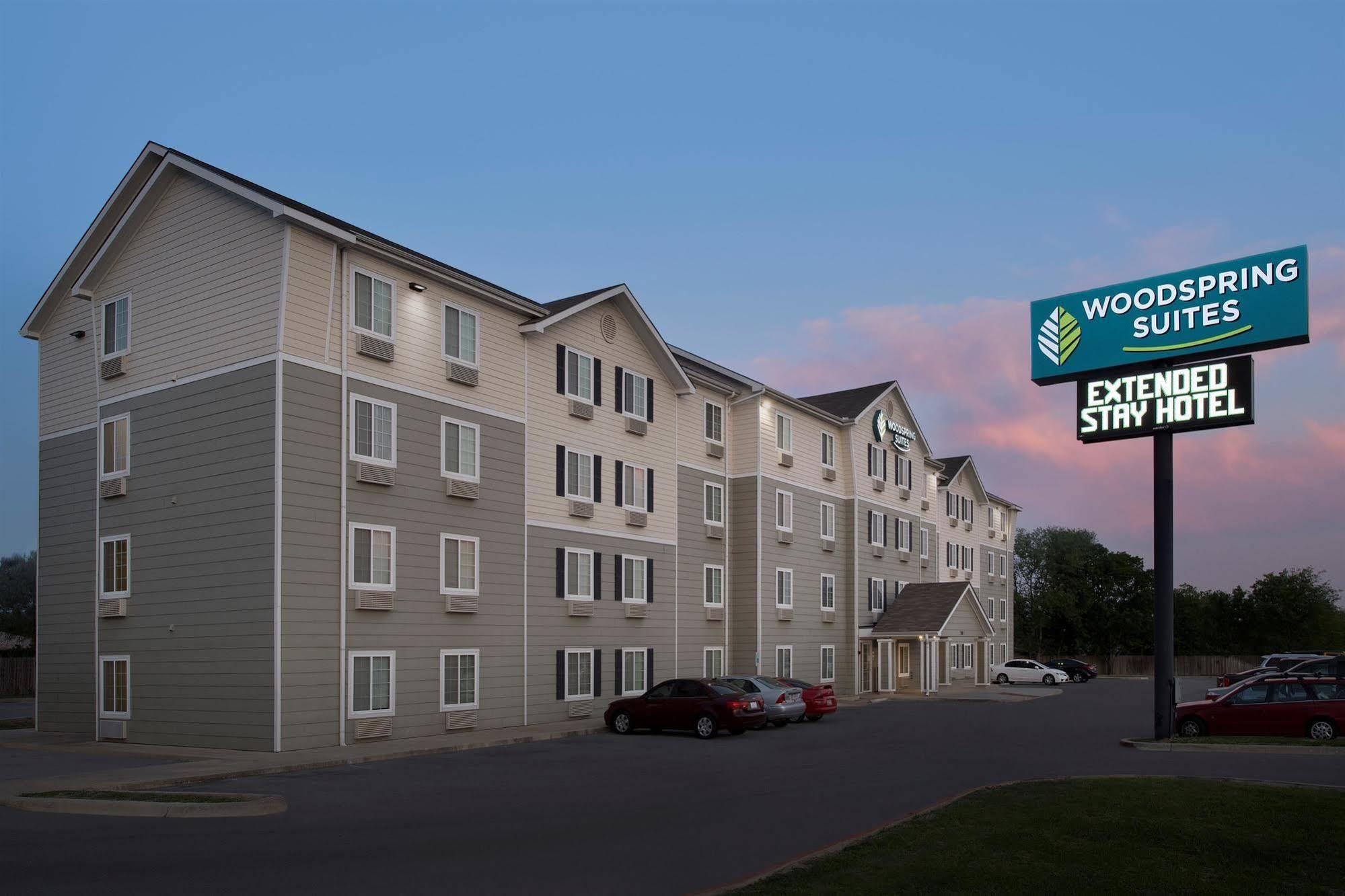 Woodspring Suites Килин Экстерьер фото