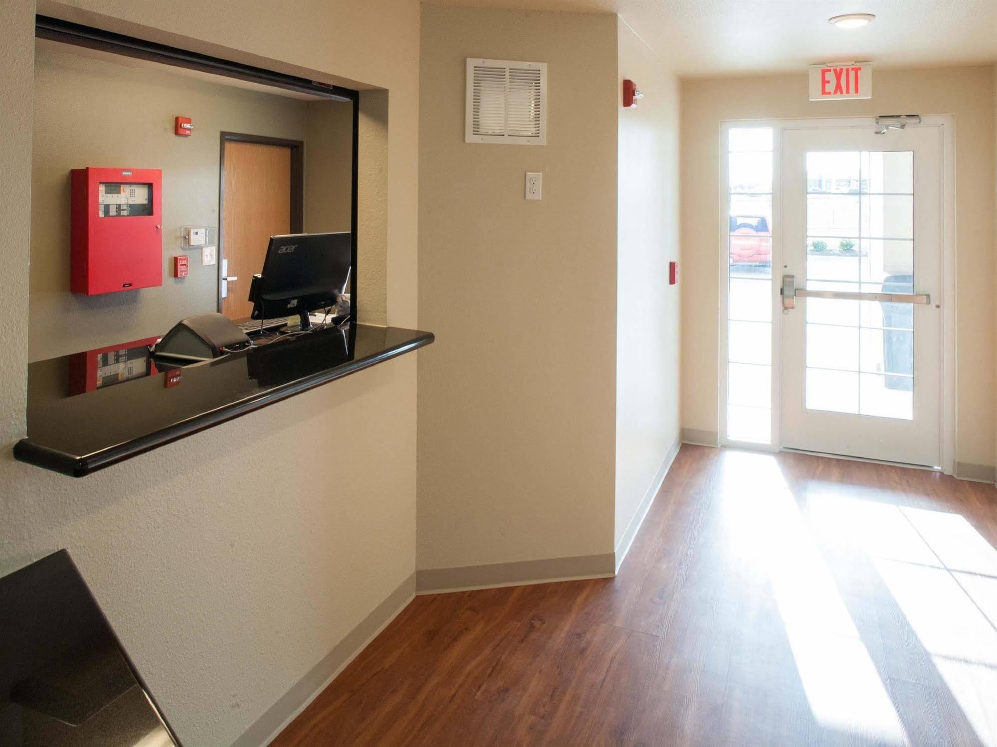 Woodspring Suites Килин Экстерьер фото