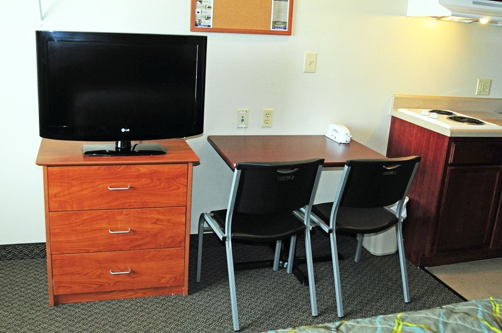 Woodspring Suites Килин Номер фото